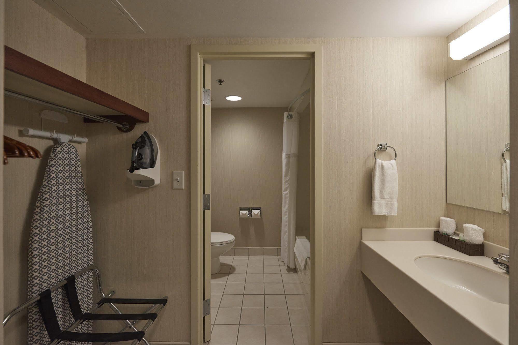 Capital Hotel セントジョンズ エクステリア 写真